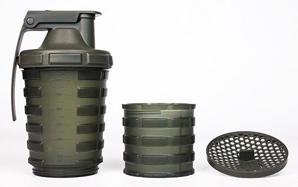 grenade shaker con portapillole nella parte inferiore con design di una granada